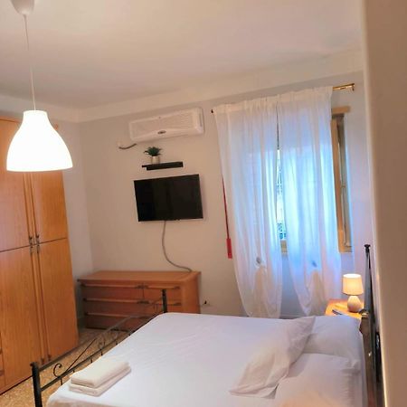 Bilocale In Via Degli Orti Variani Rom Exteriör bild